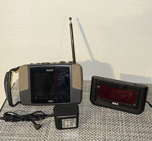 Vtg rca lcd portable - 4”,
